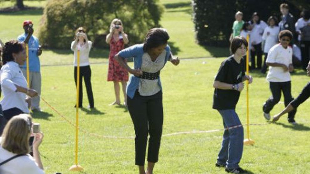 Arde calorii si mentine-te in forma cu hula hoops, cum face si Michelle Obama FOTO si VIDEO