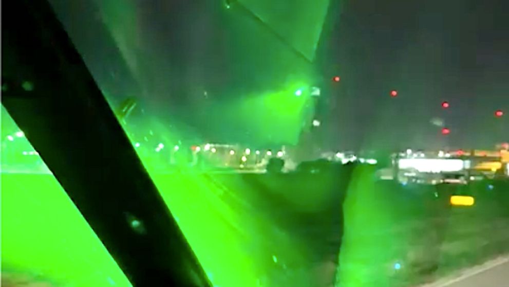 VIDEO Laserul unui copil de 5 ani a încurcat aterizarea unui elicopter la Sibiu. 