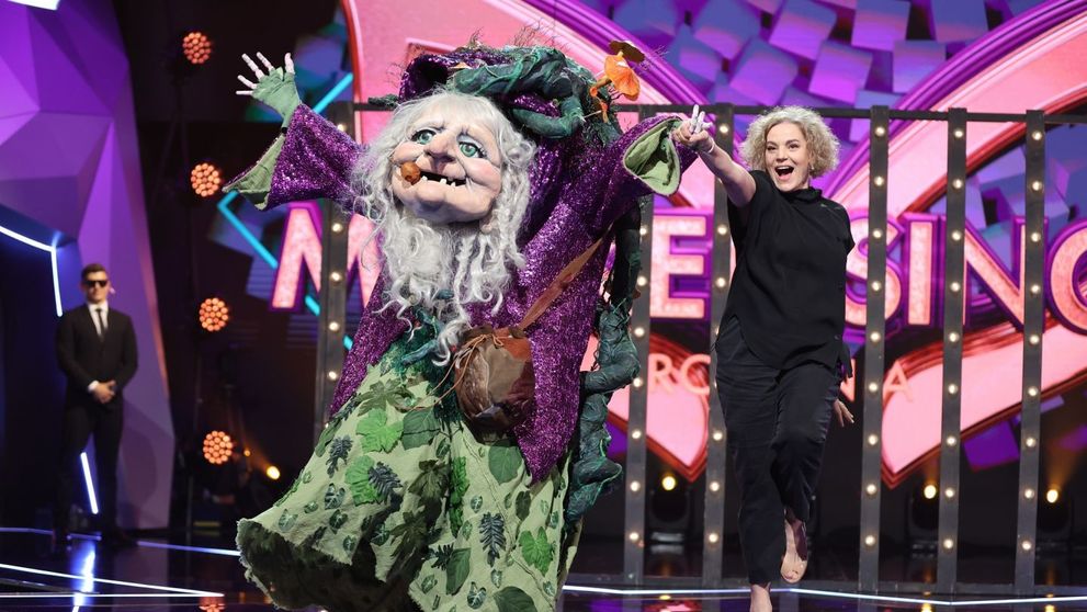 Moment fără precedent la Masked Singer România! Maia Morgenstern urcă pe scenă și adâncește și mai tare misterul unei măști