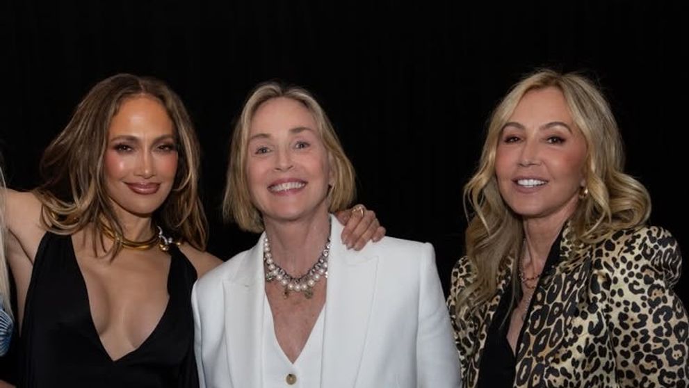 Anastasia Soare, alături de J Lo și Sharon Stone, în Las Vegas. Cum a rezistat 30 de ani prietenia dintre româncă și diva latino: 