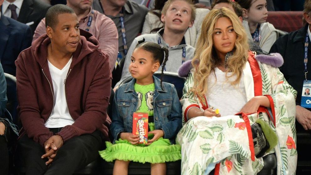 Suma fabuloasa pe care au platit-o Beyonce si Jay-Z pentru rochita lui Blue Ivy. Cat au dat pentru o tinuta a micutei