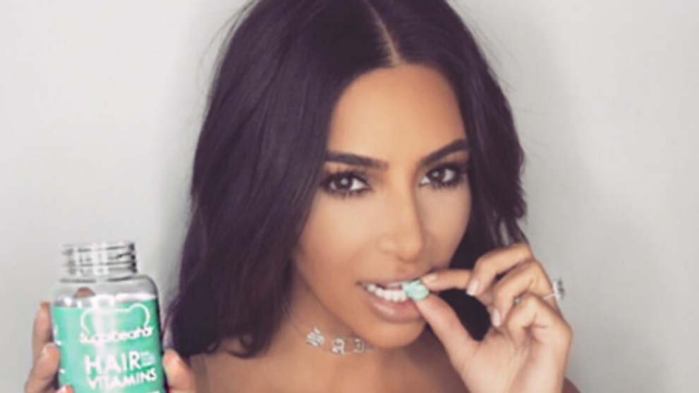 Cat costa o postare publicitara a surorilor Kardashian. Sumele fabuloase de bani pe care le fac in cateva minute