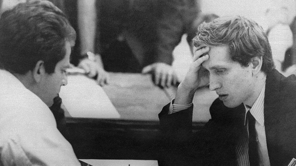 „Sacrificiul regelui”, romanul exploziv care dezvăluie complotul incredibil pus la cale de KGB pentru a-l elimina pe Bobby Fischer, cel mai mare jucător de șah din istorie
