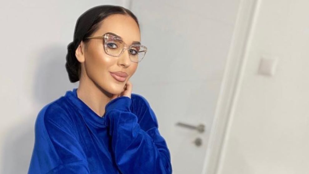 Suma exorbitantă pe care o cere Dana Roba pentru un curs de machiaj. Make-up artista este convinsă că nimeni nu este mai bun decât ea, în Timișoara: „Cine alta?”
