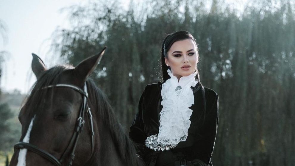 Carmen de la Sălciua pregătește o nouă melodie! Cu ce artist colaborează celebra cântăreață