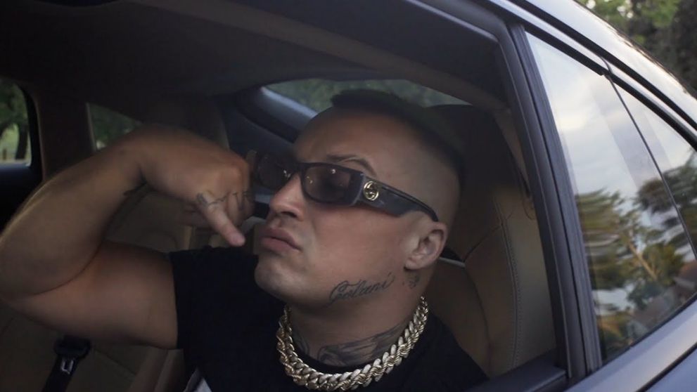 OG Eastbull și-a șters pozele de pe Instagram, dar a lăsat doar una: „Am căzut, dar mă ridic”