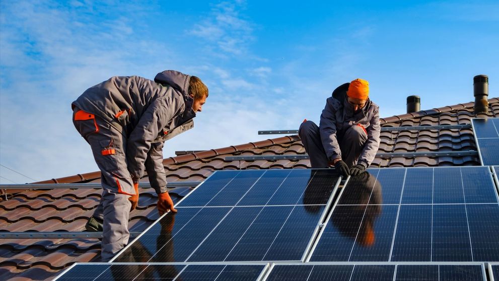 Programul Casa Verde. Cum să îți instalezi panouri fotovoltaice cu 90% din preț subvenționat de Guvern