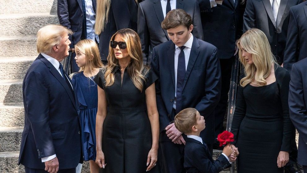Barron Trump, apariție rară! Adolescentul de 16 ani pare să nu se oprească din crescut. Ce înălțime are acum