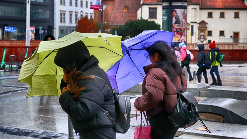 ANM dă alerta: weekend cu furtuni, grindină și vânt puternic în România. Unde lovește cel mai rău și cât scad temperaturile