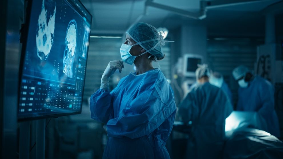Cum a reușit o femeie cu doar 8 clase să se angajeze pe post de doctor într-un spital din Italia. A consultat aproape 160 de pacienți
