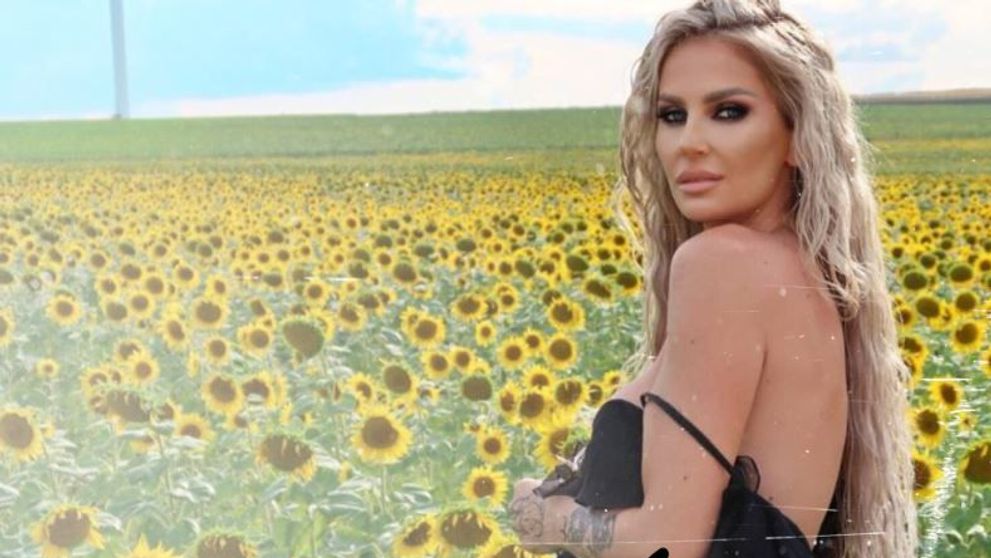 Andreea Banică lansează un nou single „De nebună”