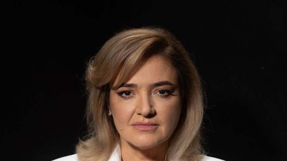 Cristina Bâtlan este în continuare investitor la Imperiul Leilor! Cum se bucură de vară la Paris, când nu e la filmări