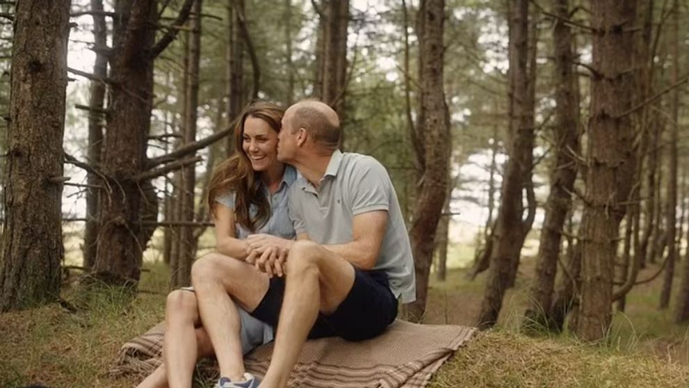 Kate și William, în vacanță pe o insulă grecească preferată de români. Unde au fost surprinși la plajă, alături de cei trei copii ai lor