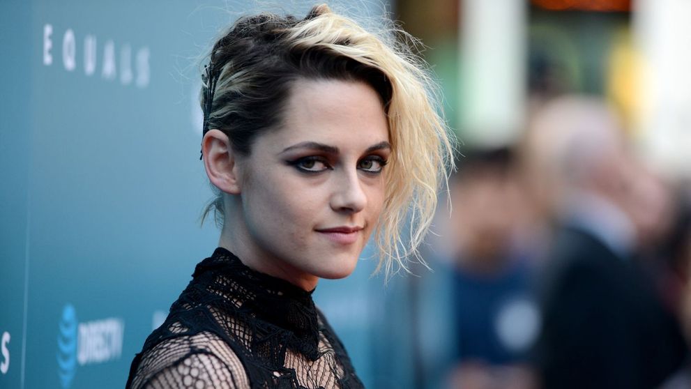 Kristen Stewart, sexy intr-o rochie transparenta. Cum s-a imbracat la un eveniment monden 