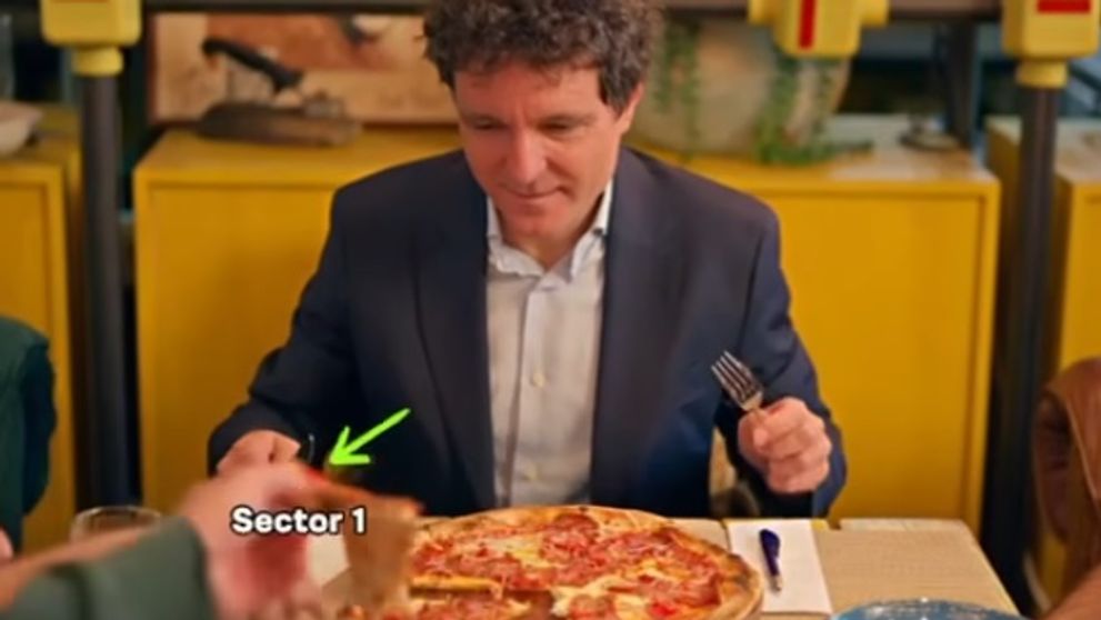 Video inedit! Nicuşor Dan explică cu ajutorul unei pizza modul în care sunt cheltuiţi banii în Capitală