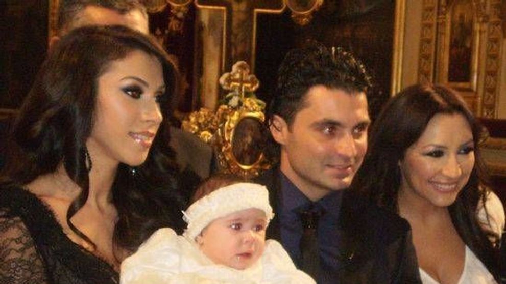 Pur si simplu adorabil! Cum i-a cantat David, fiul Andrei si al lui Catalin Maruta, 