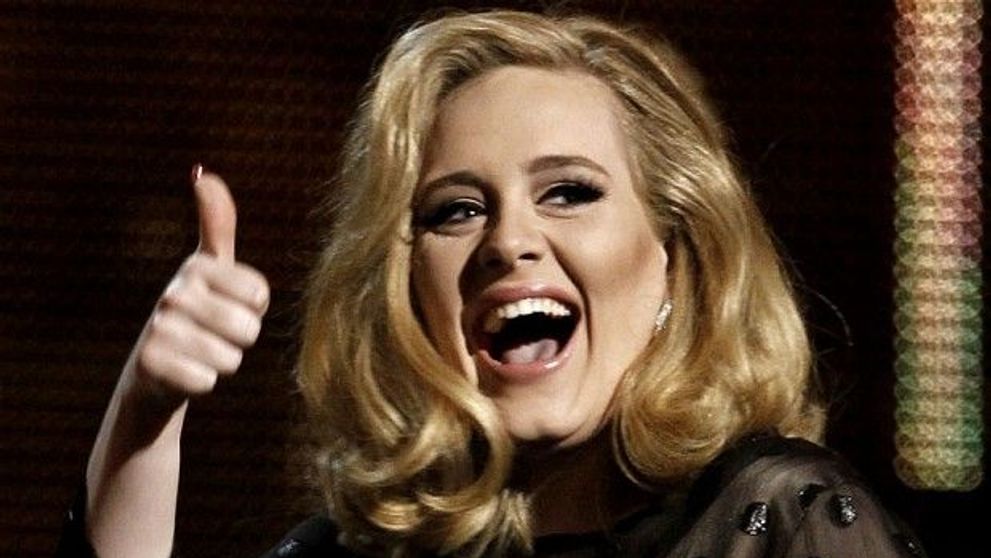 Adele a devenit mamica. Artista a nascut un baietel