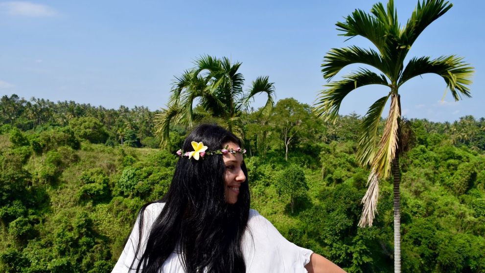 Vacanta exotica in Bali si Singapore pentru Corina Caragea