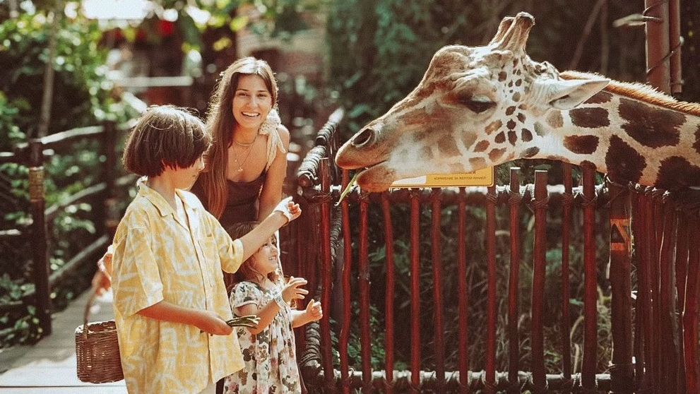 Imagini de senzație cu Dana Rogoz, alături de întreaga ei familie! Cum s-a relaxat în vacanță actrița din „Groapa”