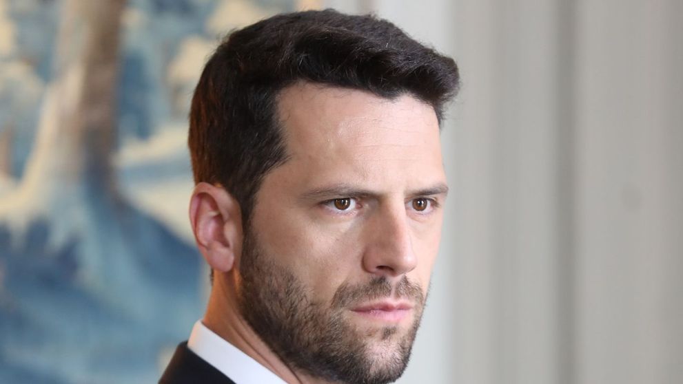 Vlad află un secret uluitor: Matei este copilul său! Își va dezvălui identitatea acum? Nu ratați episodul de luni!