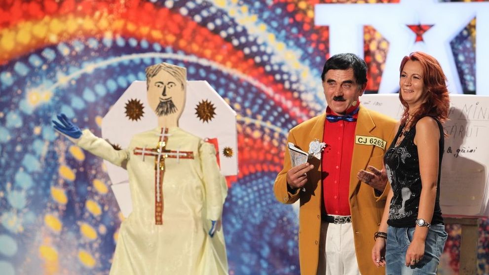 Asta n-ai mai vazut pana acum. Casatorie in direct la 