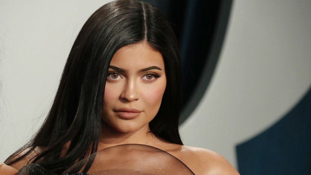 Kylie Jenner, 10 milioane de like-uri pentru o fotografie topless! Cum a fost surprinsă vedeta