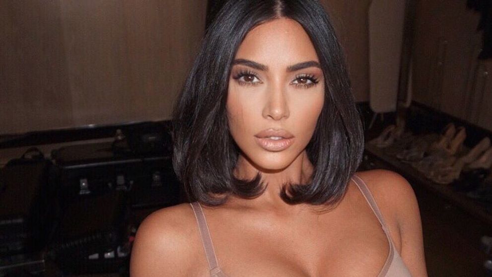 Cum arată corpul lui Kim Kardashian când nu și-l modifică în Photoshop. Imagini surprinse de paparazzi