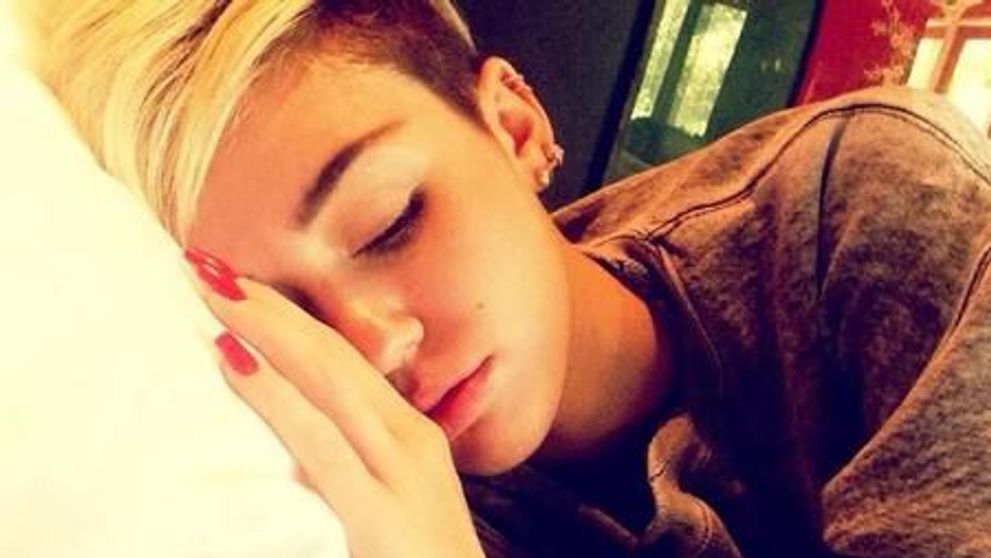 Miley Cyrus, Demi Lovato si Nicole Scherzinger fara machiaj. Cum arata vedetele cand isi dau jos 
