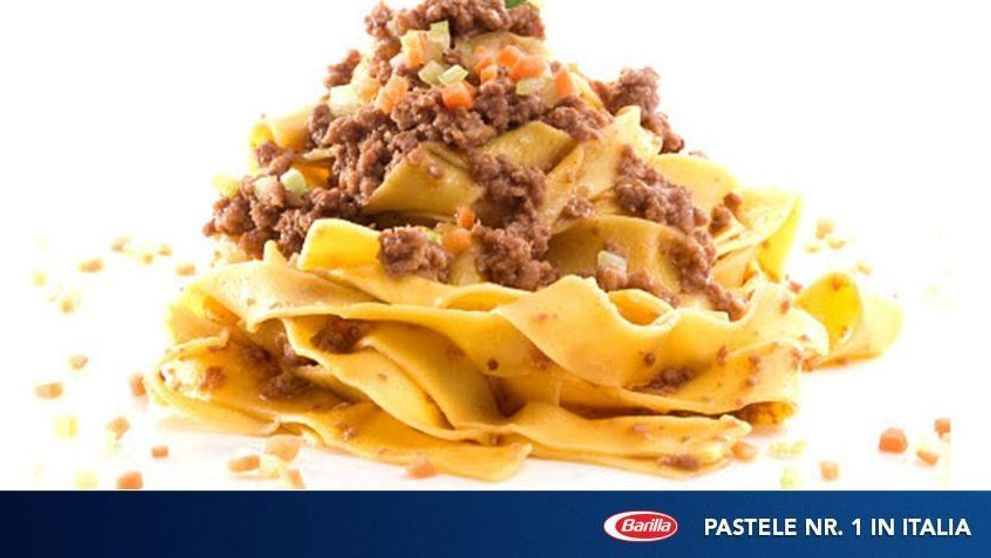 Tagliatelle cu sos bolognese