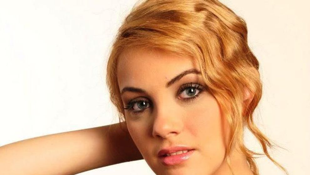 Andreea Ibacka si-a postat pe internet buletinul. Ce surpriza au avut toti cei care au vazut cartea de identitate a sotiei lui Cabral: FOTO