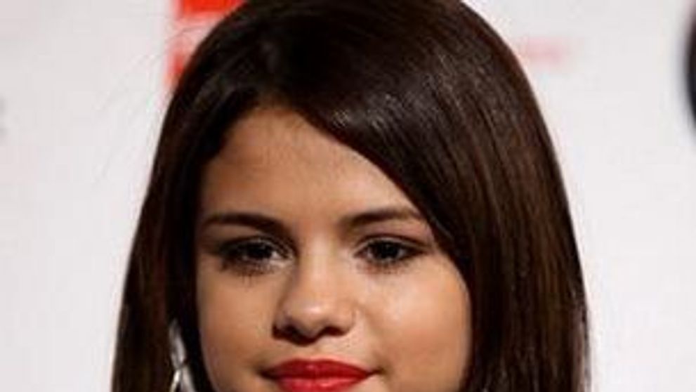 Selena Gomez amenintata cu moartea de fanii lui Justin Bieber! FOTO