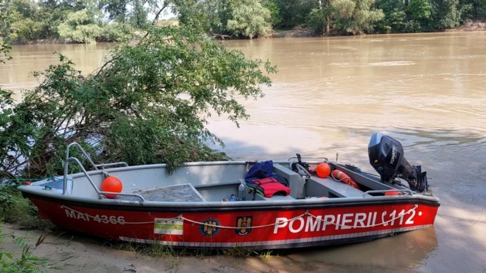 O femeie în vârstă de 36 de ani, mamă a doi copii, s-a aruncat în apele Siretului. Înainte de a-și pune capăt zilelor, i-a dat un mesaj soțului ei. Ce a putut să îi scrie