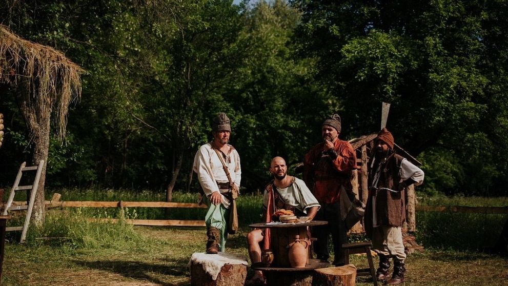 „Secretul lui Zorillo”, prima parodie românească despre daci și romani, intră în cinematografe pe 22 aprilie