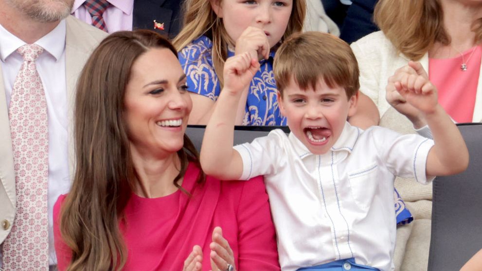 Kate Middleton a postat o poză needitată cu prințul Louis, chiar de ziua mezinului! Ce mesaj a transmis fanilor familiei regale
