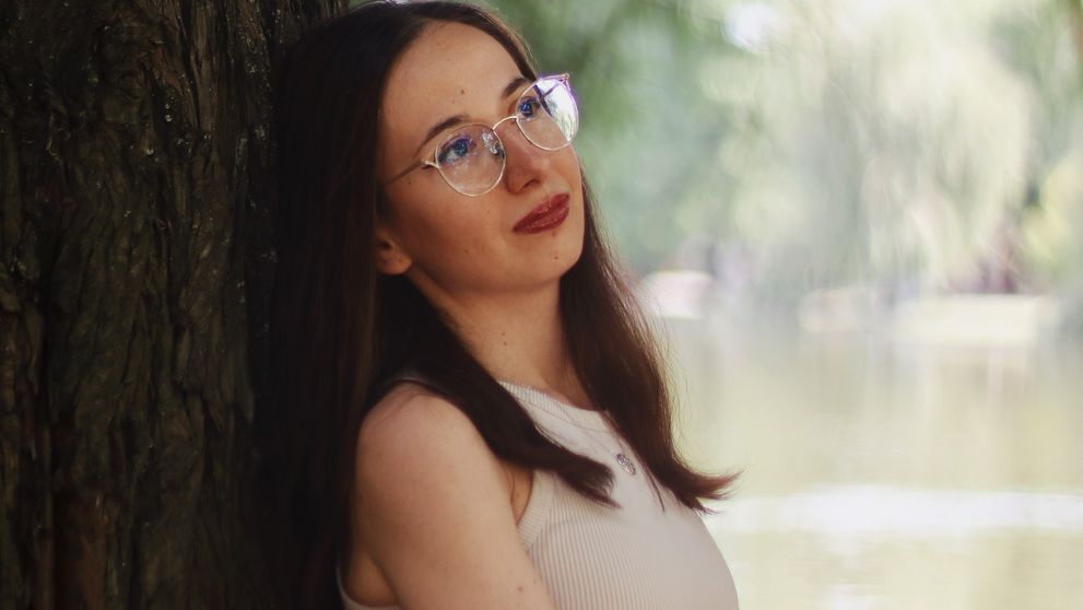 Toată lumea îl urăște pe Alex Stamate, dar puțini știu cine e Laura Bălan, artista din spatele fenomenului de pe TikTok: 