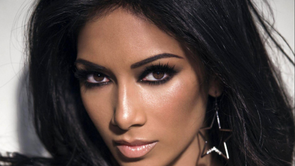 Si-a pus implanturi dupa despartirea de iubit? Bustul lui Nicole Scherzinger s-a marit peste noapte - FOTO