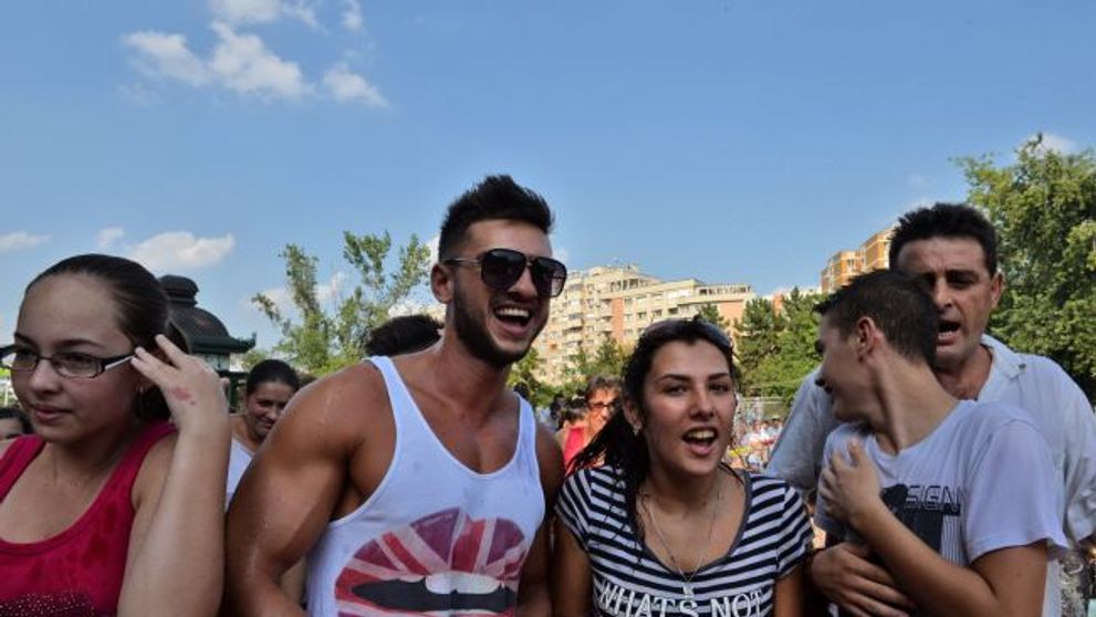 Parcul Tineretului a fost luat cu asalt de fanii LaLa Band la cea mai mare bataie cu apa ProFM