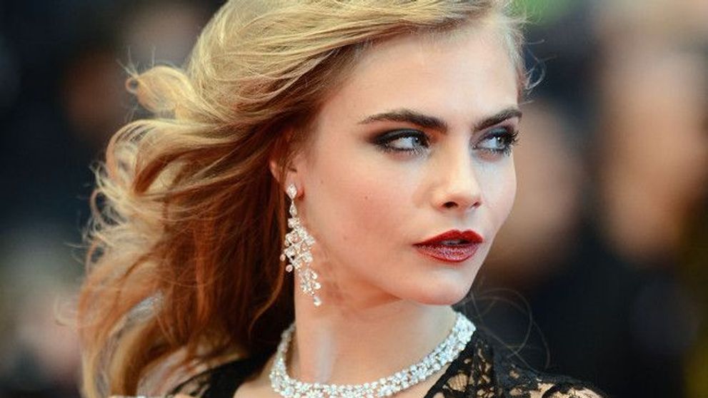 Cara Delevingne, fotografiată nud de un fotograf român. Imaginile au primit zeci de mii de aprecieri