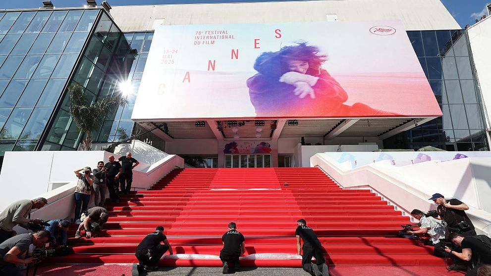 Va ploua cu vedete americane la Festivalul de la Cannes 2025. Tom Cruise, Leonardo DiCaprio, Jennifer Lawrence și Scarlett Johansson sunt doar câțiva dintre actorii care vor păși pe covorul roșu