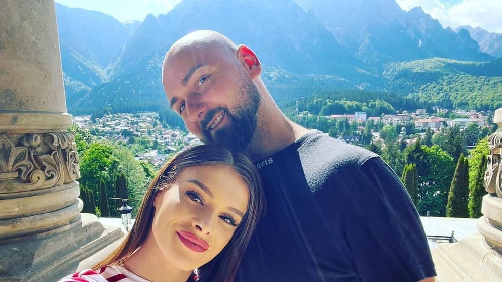 Ce se întâmplă cu fetița de doar trei ani a Teodorei Marcu, după ce și-a văzut mama împușcată. Copila era în brațele mamei sale atunci când criminalul s-a apropiat și a tras focurile de armă: „Din ce am înțeles de la tatăl ei..”
