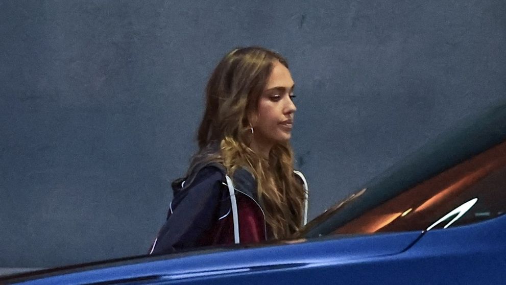Jessica Alba, în ipostaze tandre cu bărbat misterios în Londra! Cum au surprins-o paparazzii la doar câteva luni de la divorțul care a șocat Hollywoodul