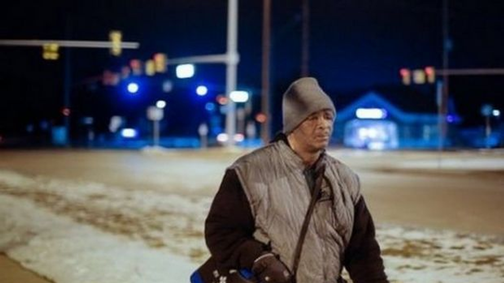 Mergea 33km pe jos in fiecare zi la munca si dormea doar 2 ore pe noapte. Ce s-a intamplat cu el