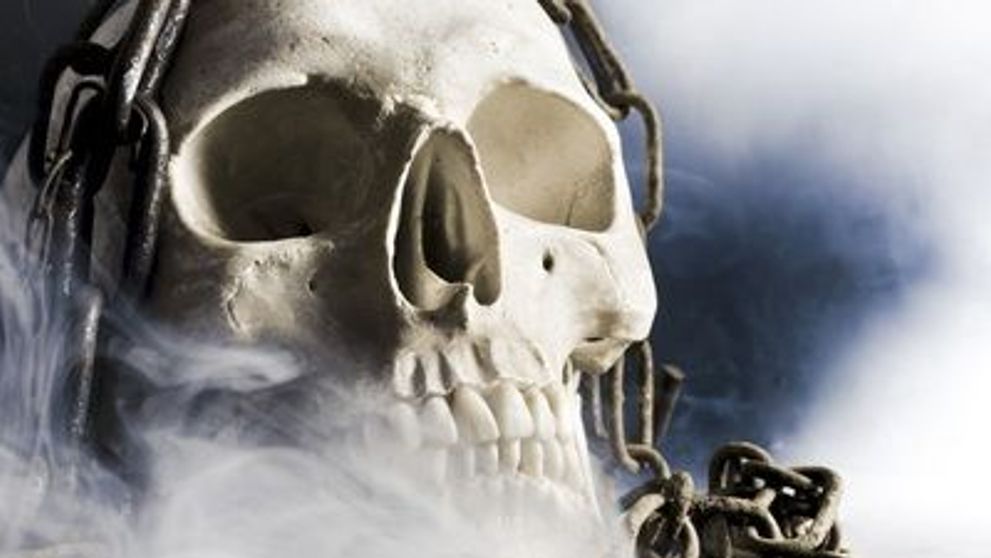 13 blesteme - morti inexplicabile,<span style=