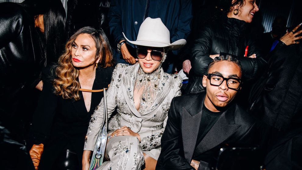 Beyonce, apariție rară alături de mama ei! La 70 de ani, Tina Knowles arată fabulos și e un adevărat fashion-icon