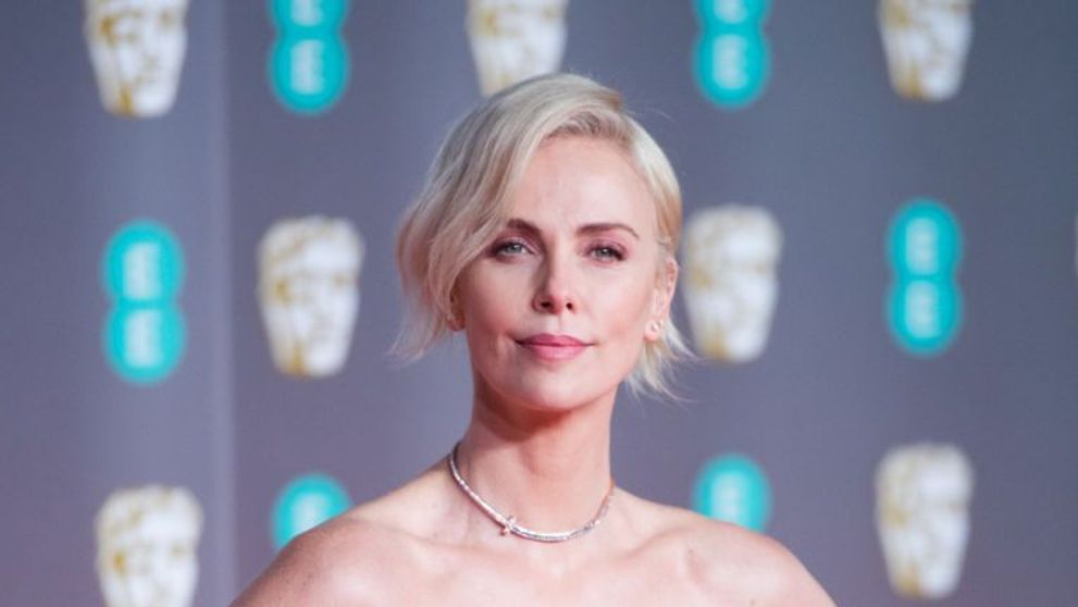 Imagine rară cu fiicele lui Charlize Theron. Actrița a postat o fotografie în care fetele apar alături de mama ei