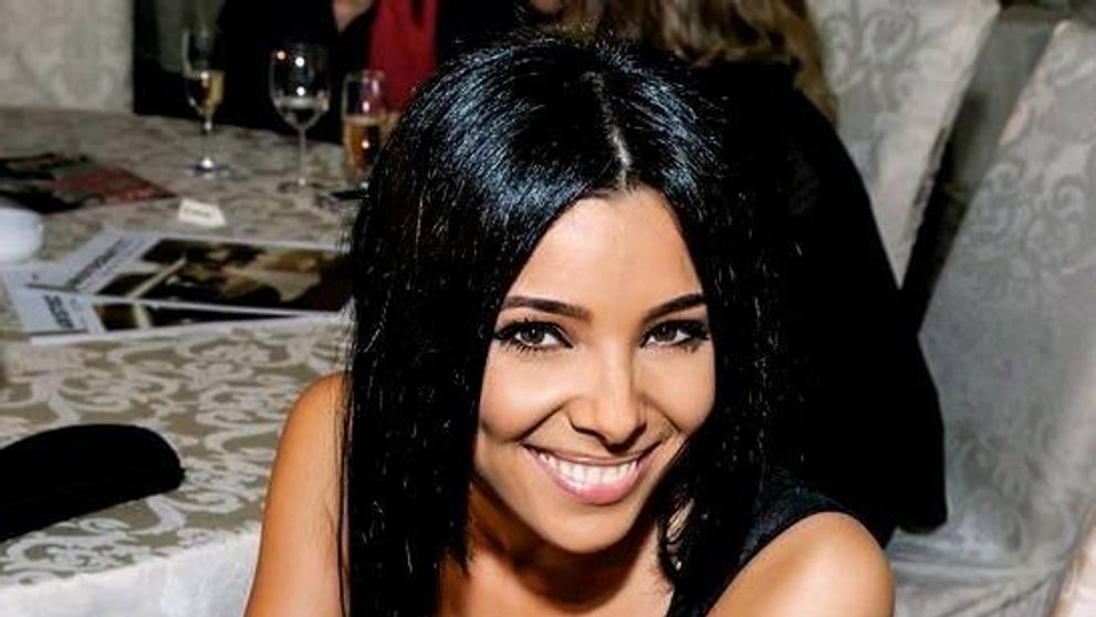 O vezi zilnic la televizor, dar nu stiai ca are un decolteu atat de generos. Corina Caragea a atras toate privirile cu aceasta tinuta