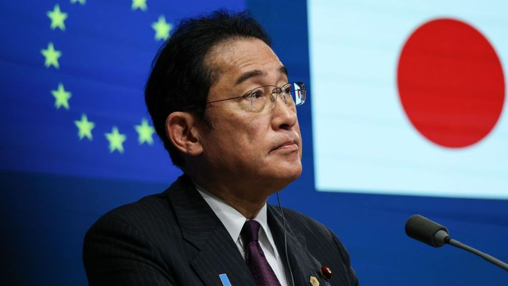 Fumio Kishida, premierul Japoniei, a mâncat pește din apele contaminate în 2011 de explozia de la Fukushima