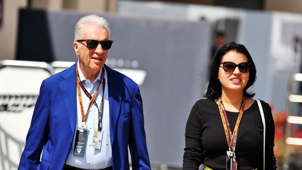 Românca Romina Ferrari, prezentă alături de soțul ei, miliardarul Piero Ferrari, la Marele Premiu din Bahrain