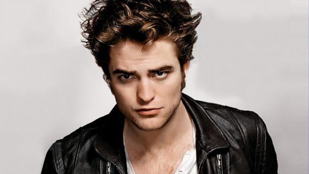 Care Kristen Stewart? Robert Pattinson se saruta pasional cu o blonda superba
