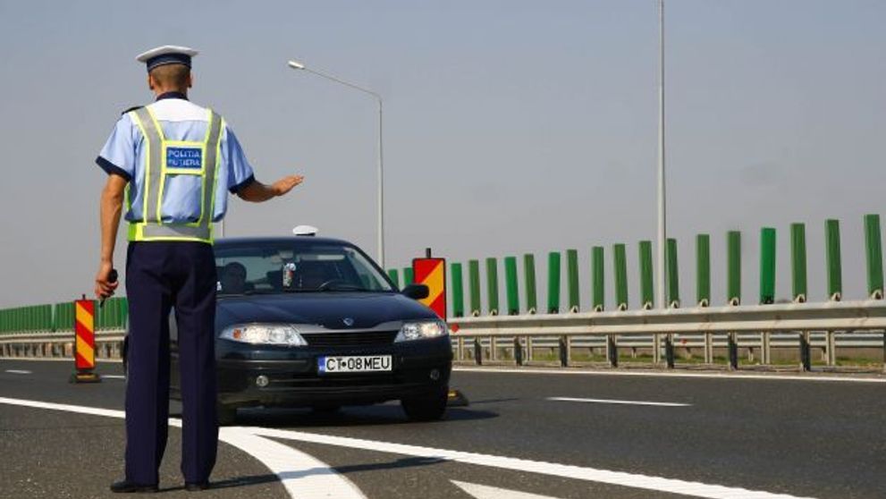 Schimbari pentru siguranta rutiera. Cate clase trebuie sa ai ca sa conduci fara carnet in Romania